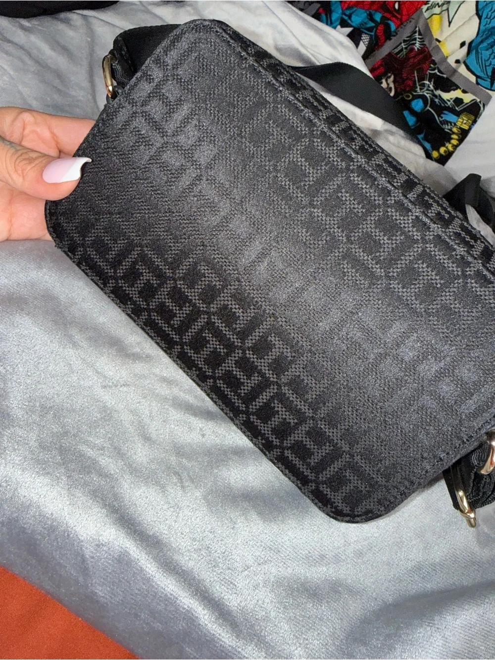 Tommy Hilfiger Signature Crossbody Camera Bag